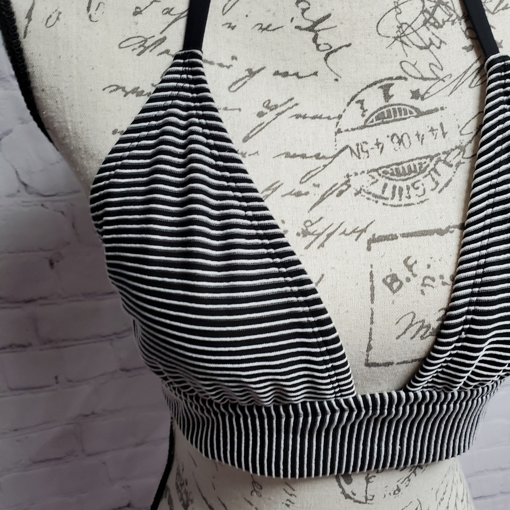 Shade & Shore bikini top. Large. 340 - Picture 2 of 6
